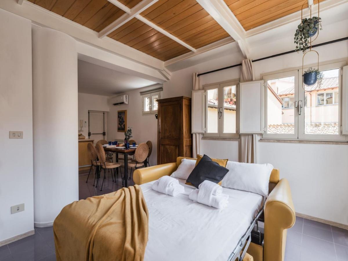 The Best Rent - Two-Bedroom Apartment With Terrace Near Trevi Fountain Рим Экстерьер фото