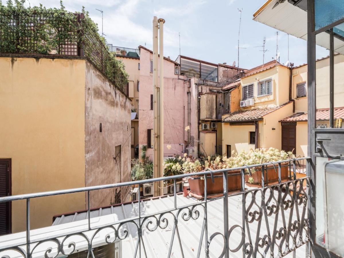 The Best Rent - Two-Bedroom Apartment With Terrace Near Trevi Fountain Рим Экстерьер фото